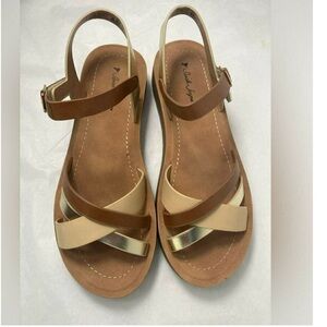 Sarah Jayne sandals tan gold church summer shoes sling back girls size 4 new